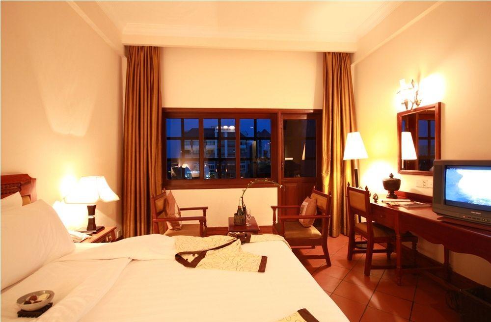 Apsara Holiday Hotel シェムリアップ エクステリア 写真